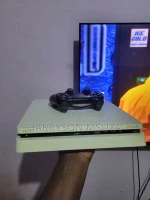 Playstation 4 Slim