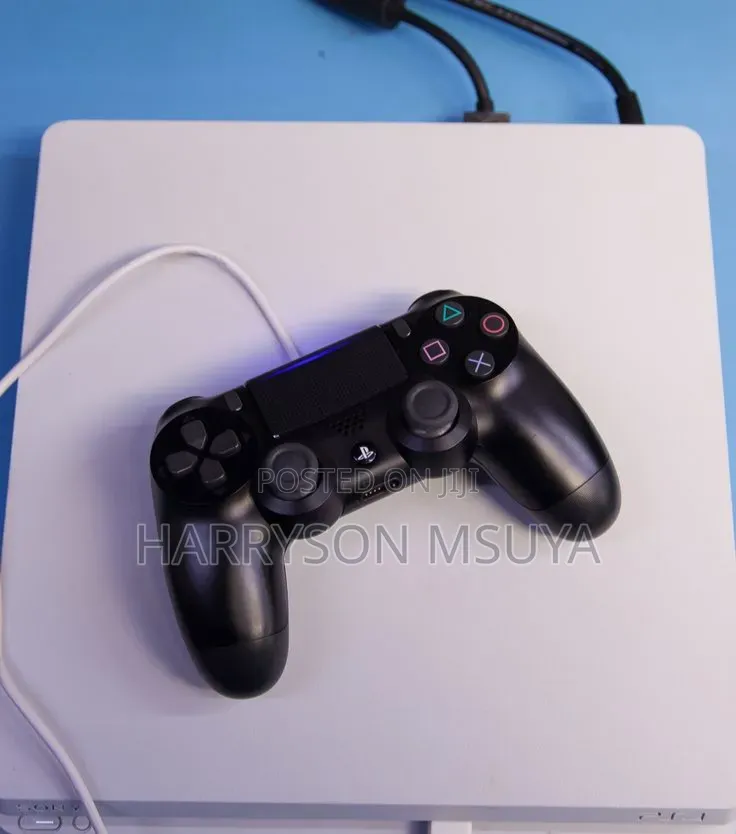 Playstation 4 Slim