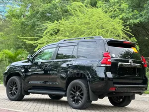 Toyota Land Cruiser Prado 2.7 2023 Black