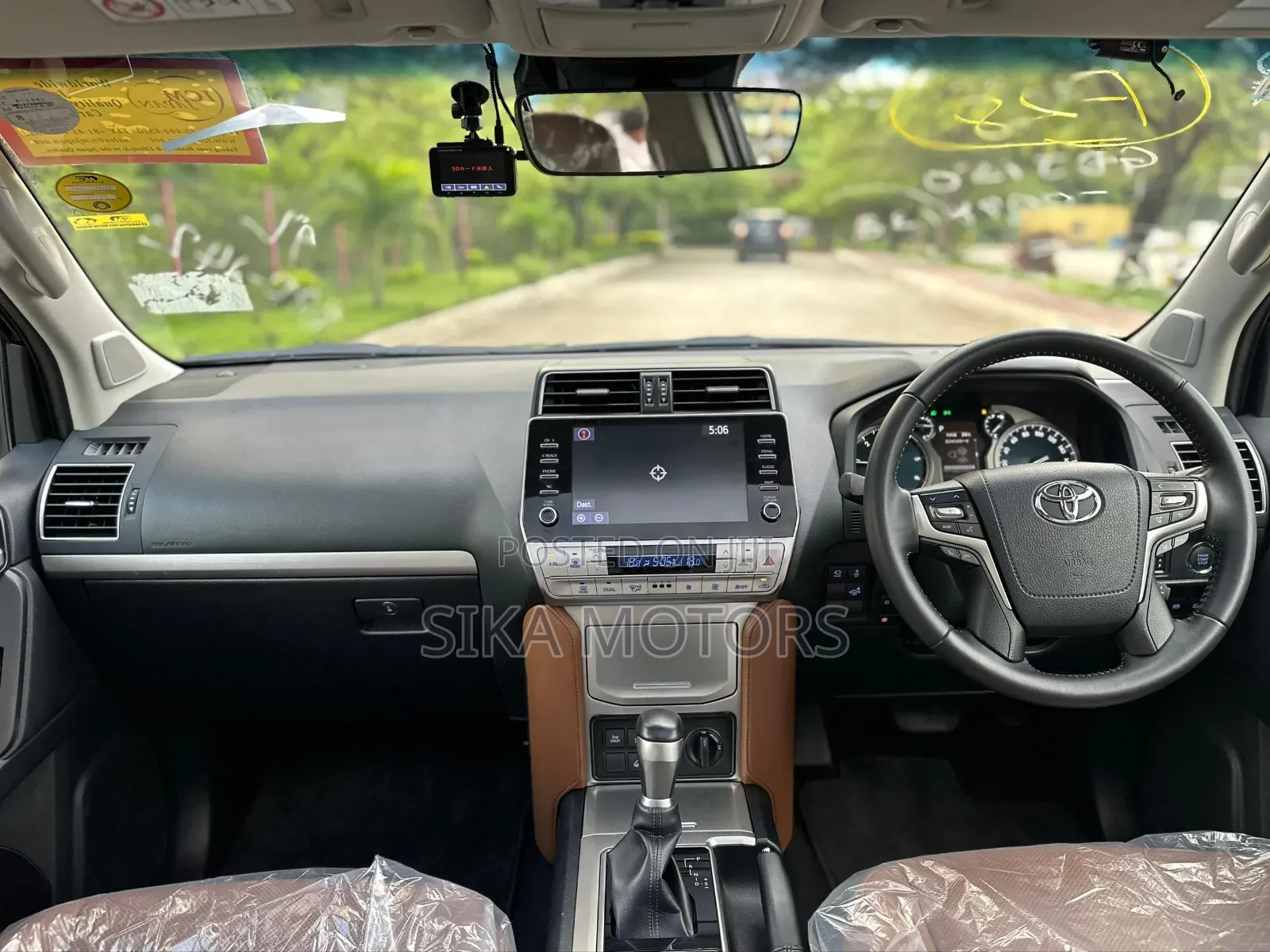 Toyota Land Cruiser Prado 2.7 2023 Black