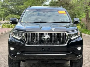 Toyota Land Cruiser Prado 2.7 2023 Black