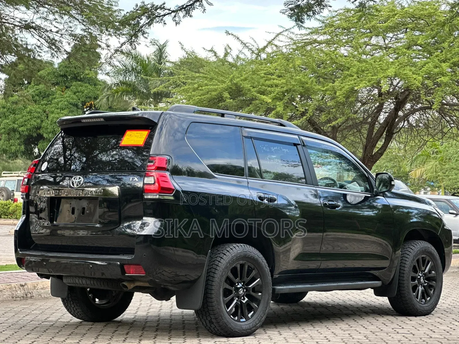 Toyota Land Cruiser Prado 2.7 2023 Black