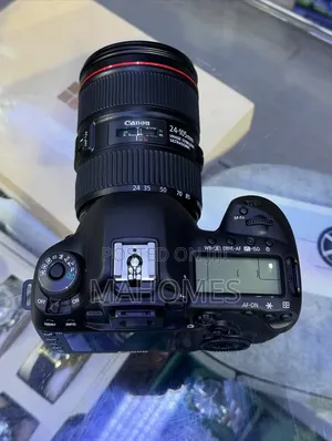 Canon Eos 5d Mark Iv With Ef 24 -105 F/4l Is Ii Usm