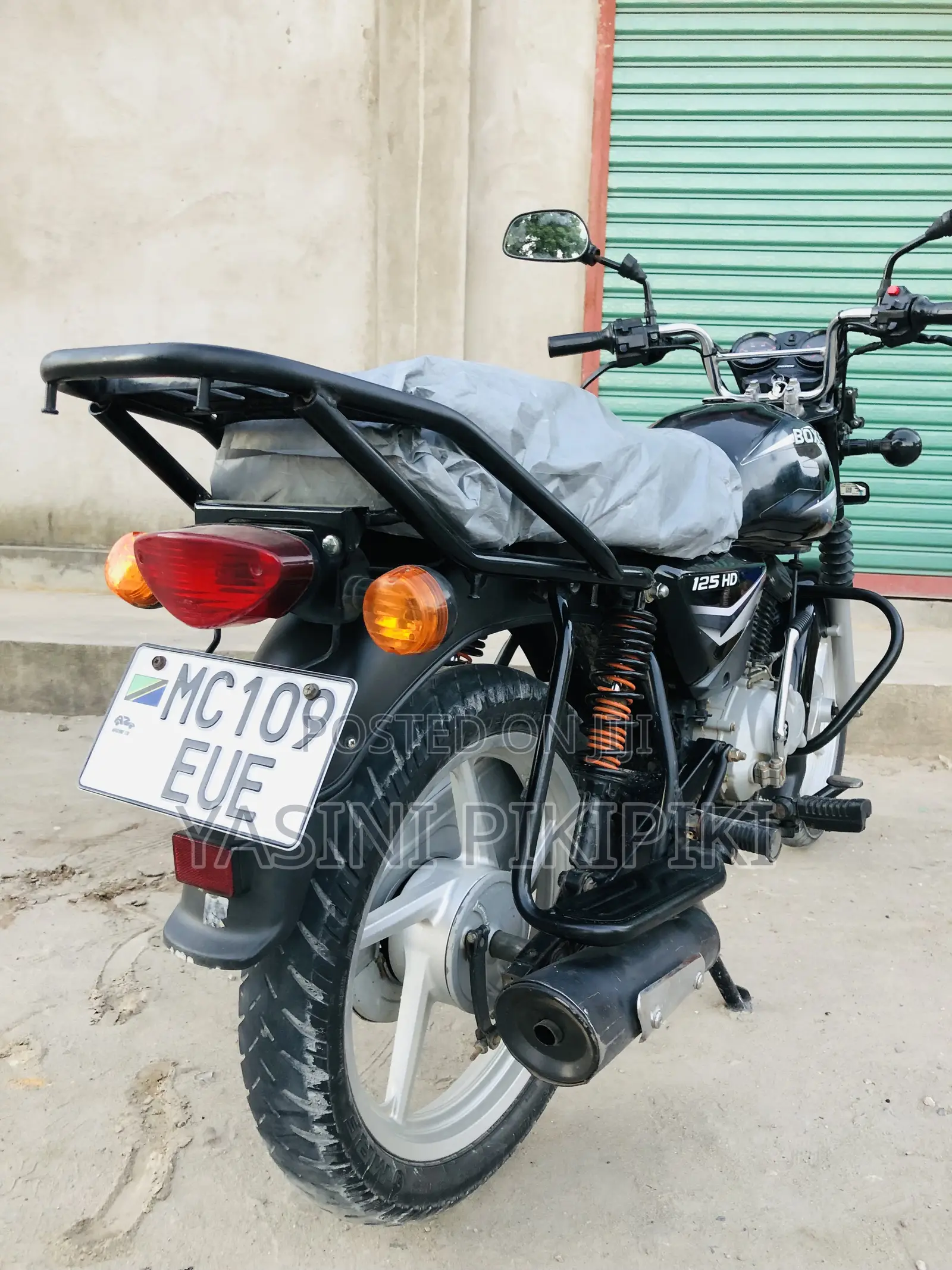 New Bajaj Boxer 125 2025 Black