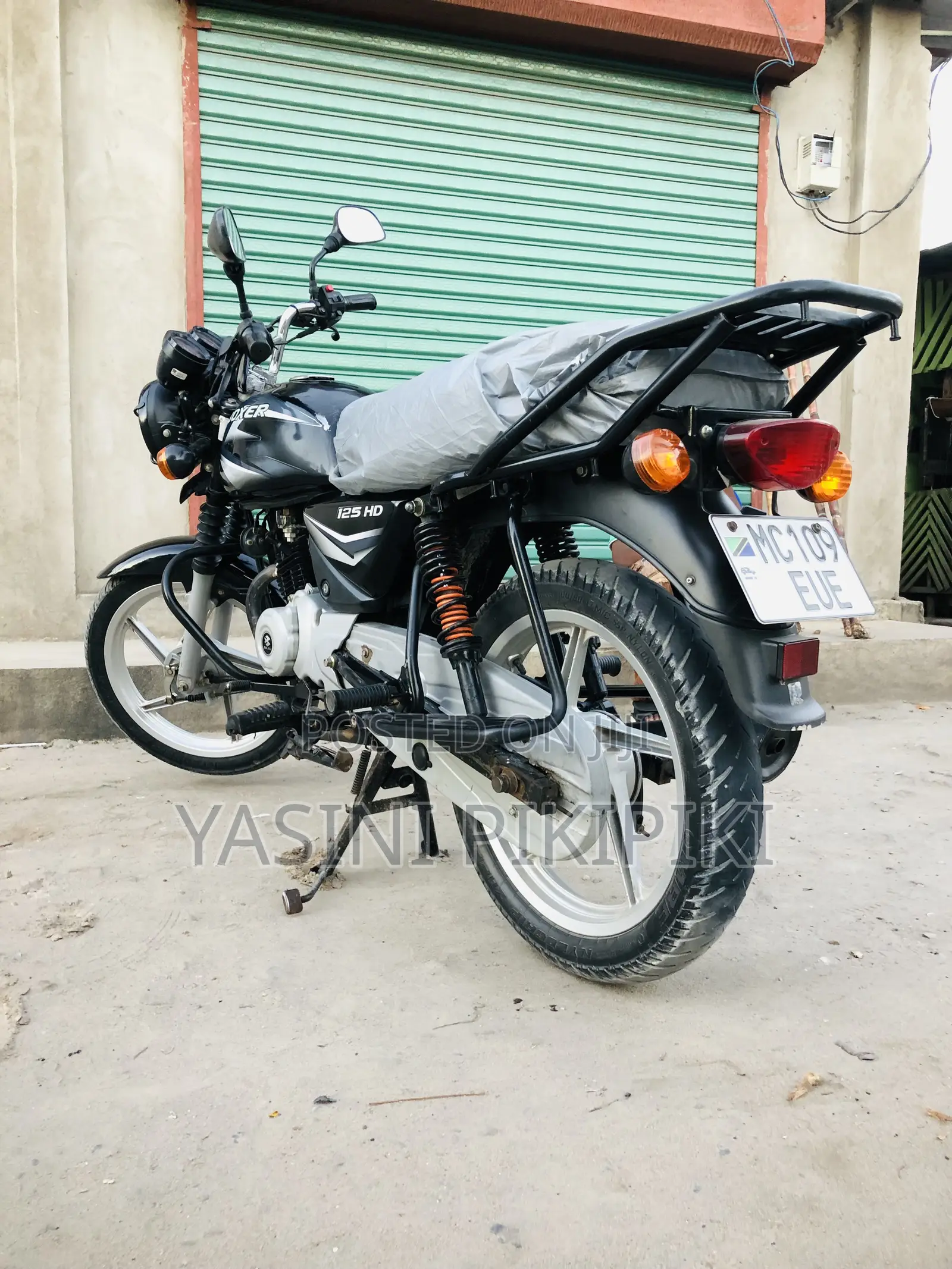 New Bajaj Boxer 125 2025 Black