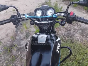 New TVS HLX 125 2025 Black
