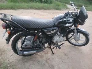 Bajaj Boxer 125 2025 Black