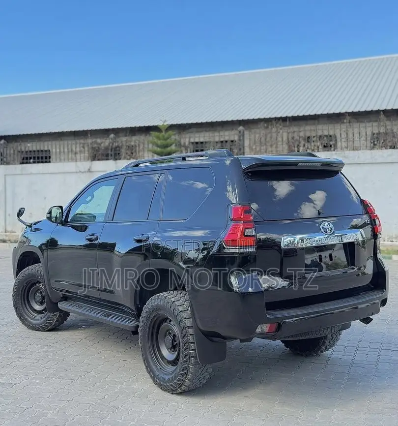 Toyota Land Cruiser Prado 2021 Black