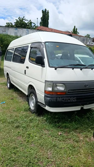 Toyota HiAce 2002 White