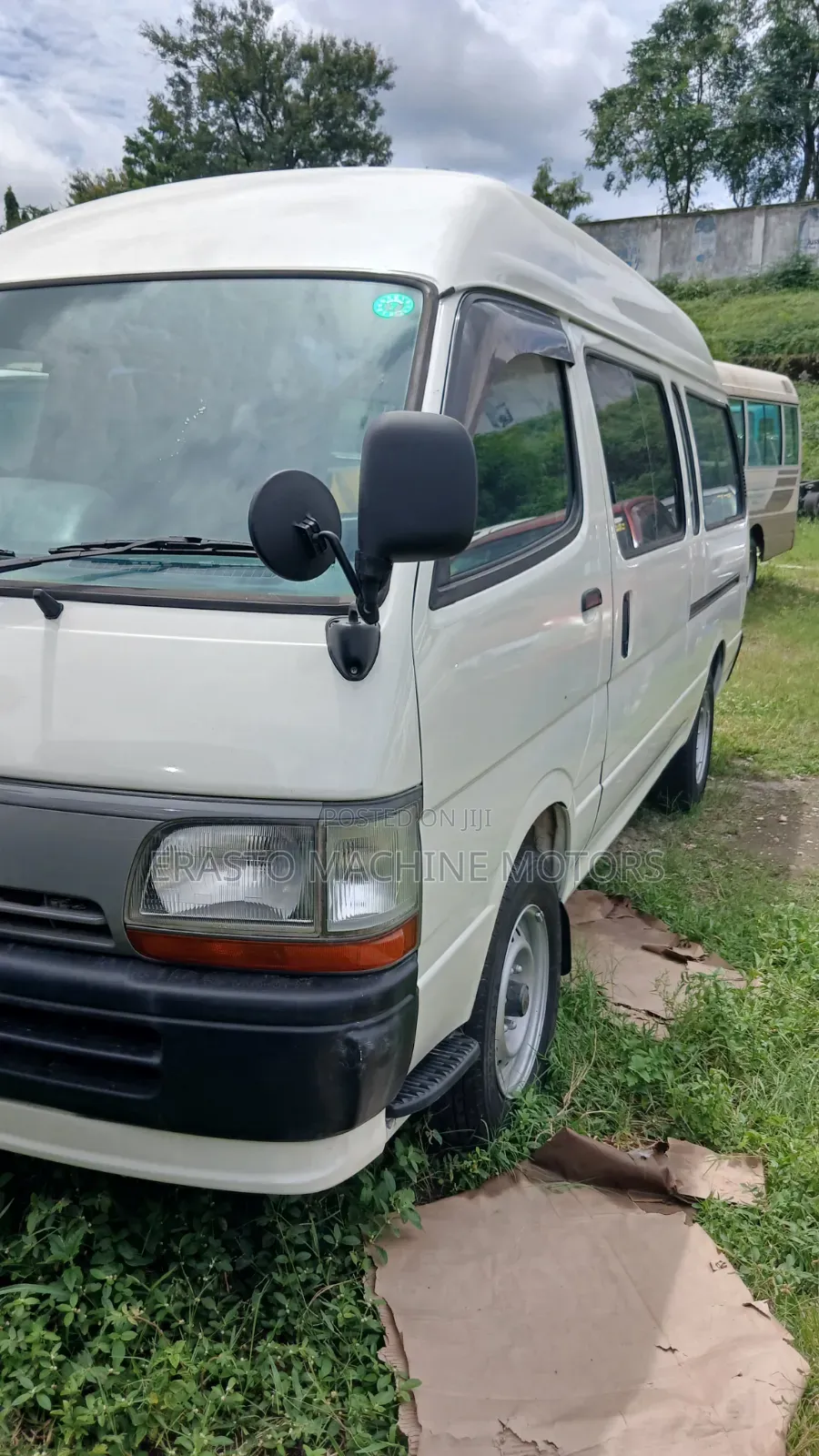 Toyota HiAce 2002 White