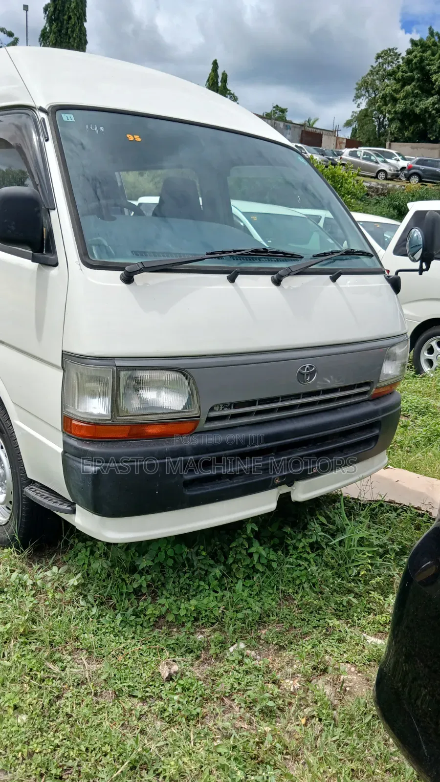 Toyota HiAce 2002 White