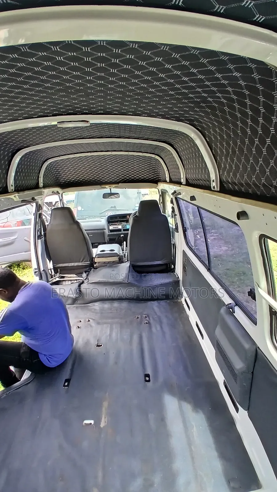Toyota HiAce 2002 White