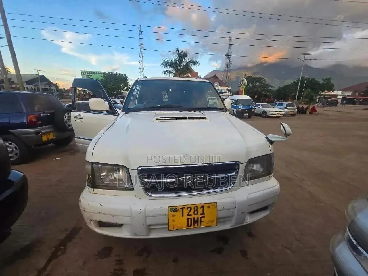 Isuzu Trooper 2001 White