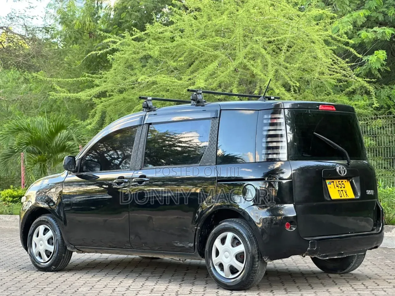 Toyota Sienta 2006 Black
