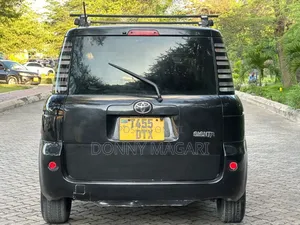 Toyota Sienta 2006 Black