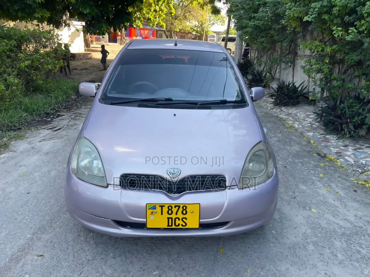 Toyota Vitz 2004 Pink