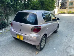 Toyota Vitz 2004 Pink