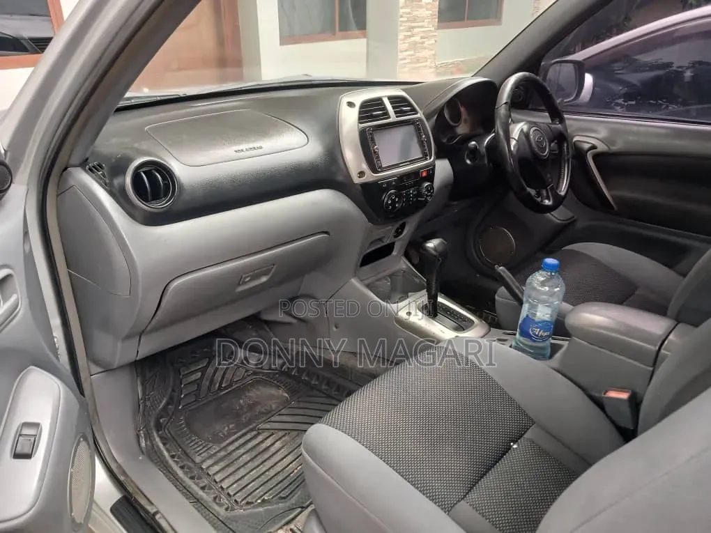 Toyota RAV4 2004 Silver