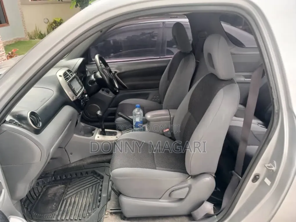 Toyota RAV4 2004 Silver