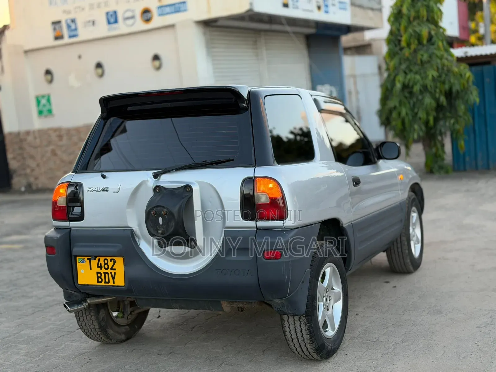 Toyota RAV4 1999 Silver