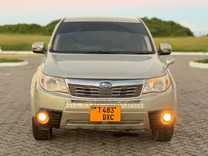 Subaru Forester 2010 Gold