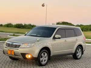 Subaru Forester 2010 Gold