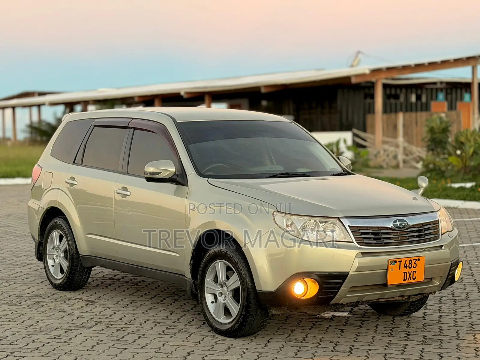 Subaru Forester 2010 Gold