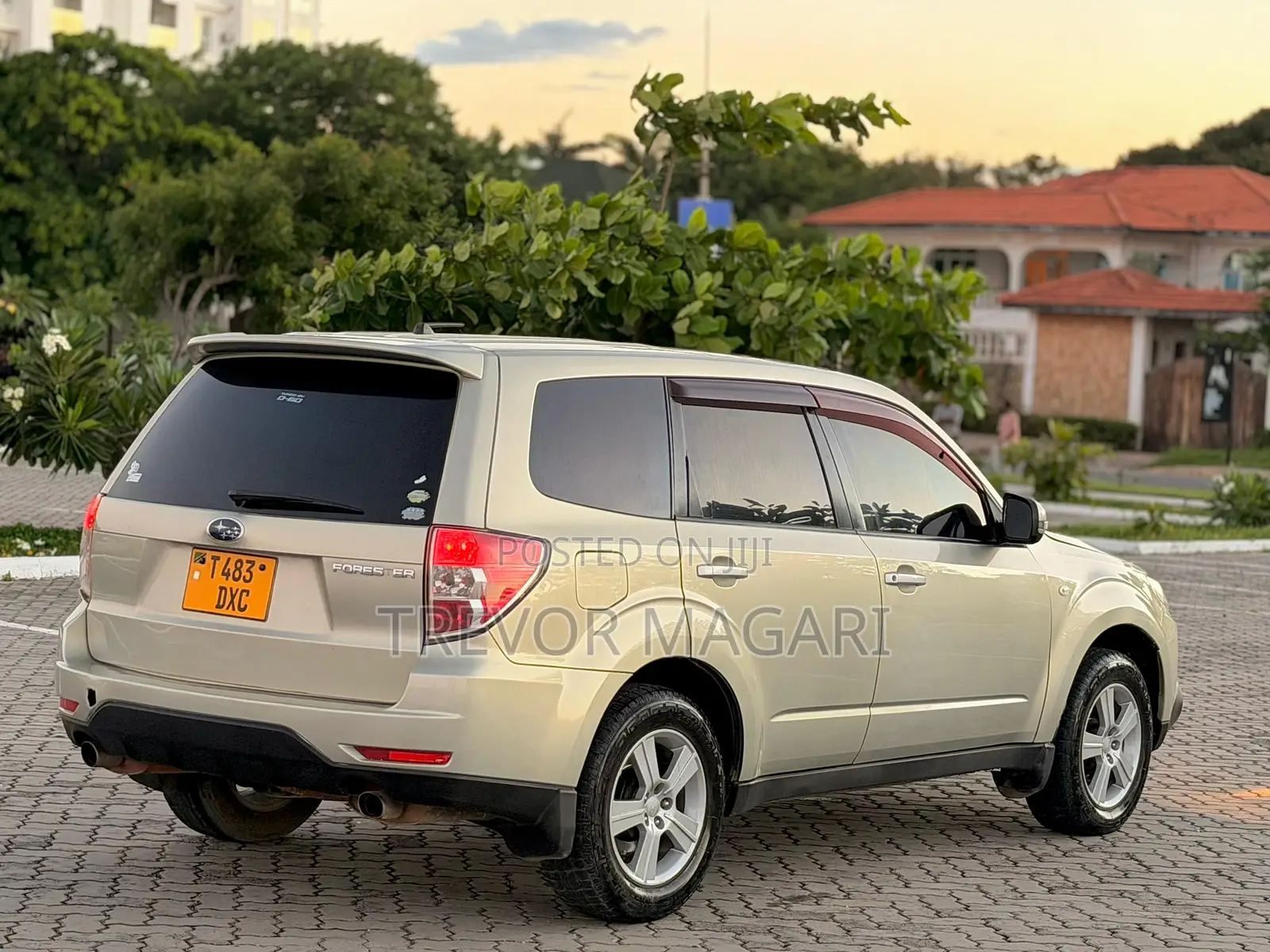 Subaru Forester 2010 Gold