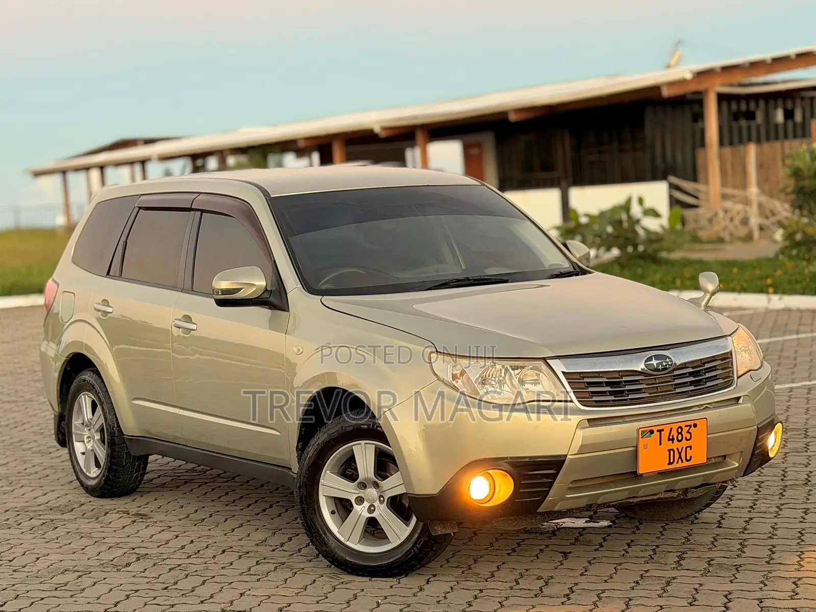 Subaru Forester 2010 Gold