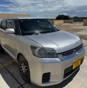 Toyota Corolla Rumion 2010 Silver