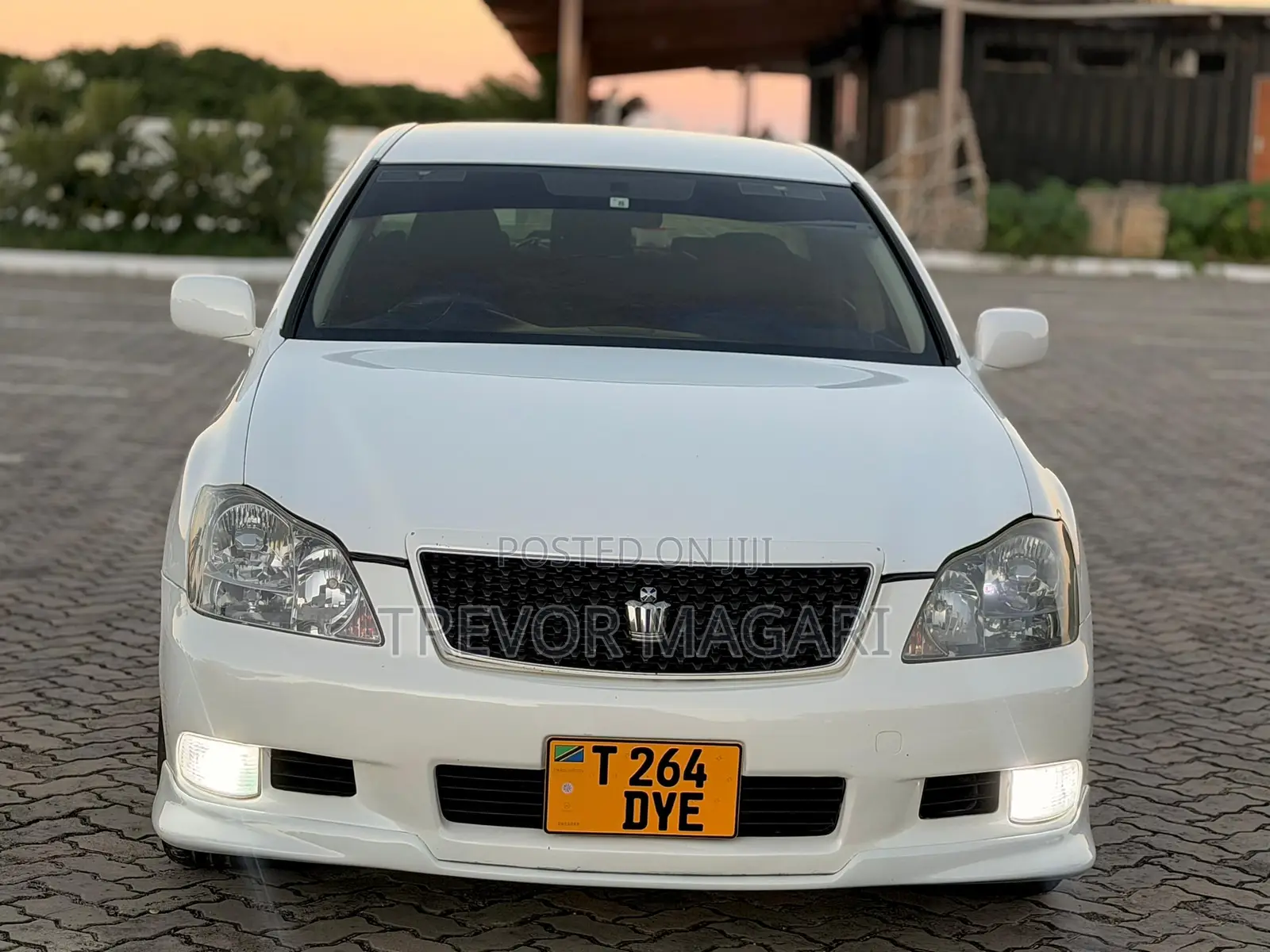 Toyota Crown Royale 2005 White