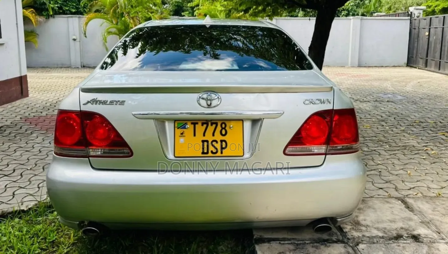 Toyota Crown 2006 Silver
