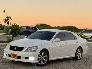 Toyota Crown Royale 2005 White