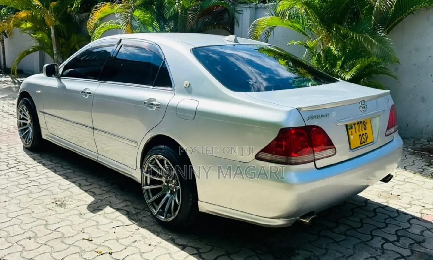 Toyota Crown 2006 Silver