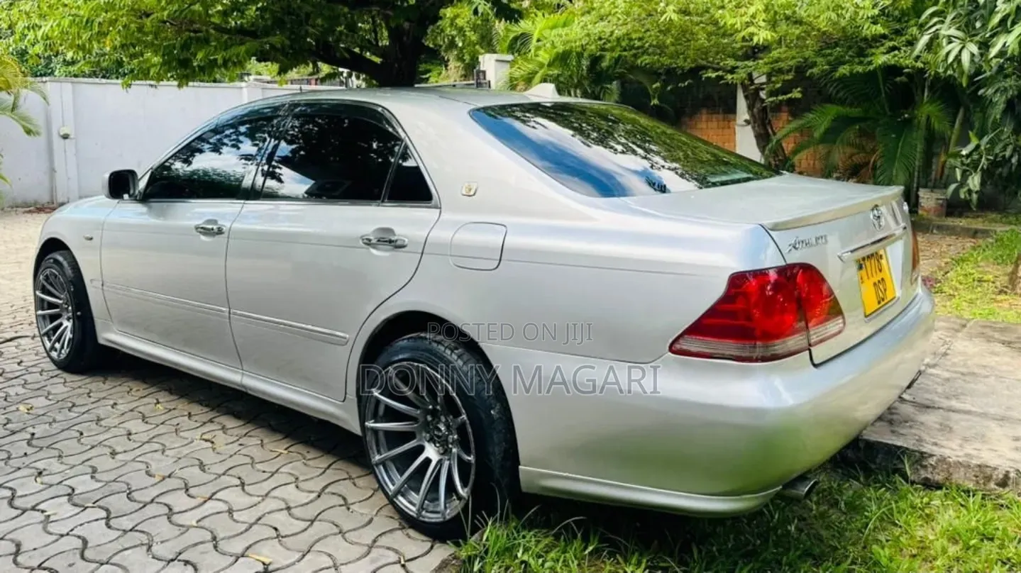 Toyota Crown 2006 Silver