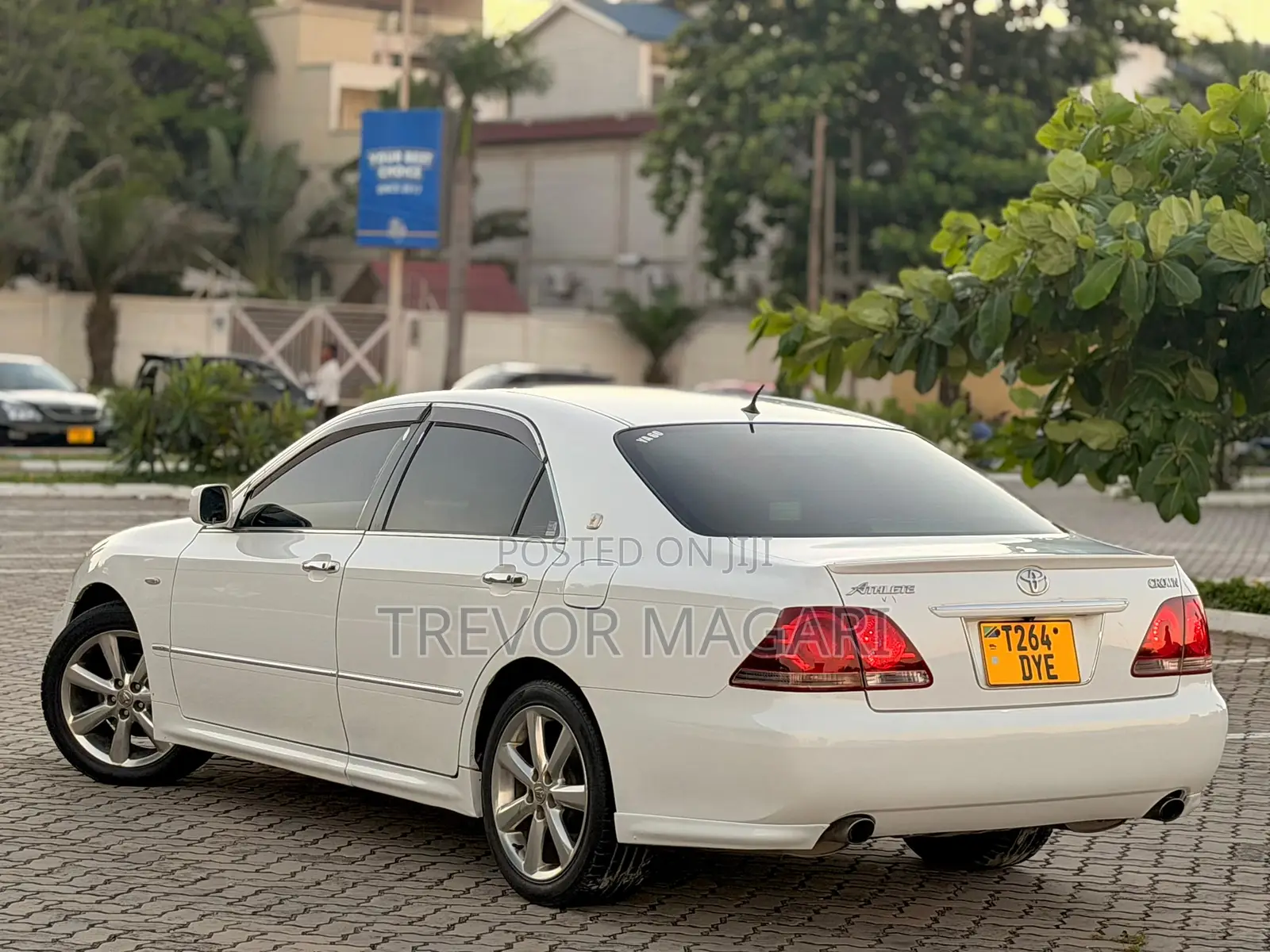 Toyota Crown Royale 2005 White