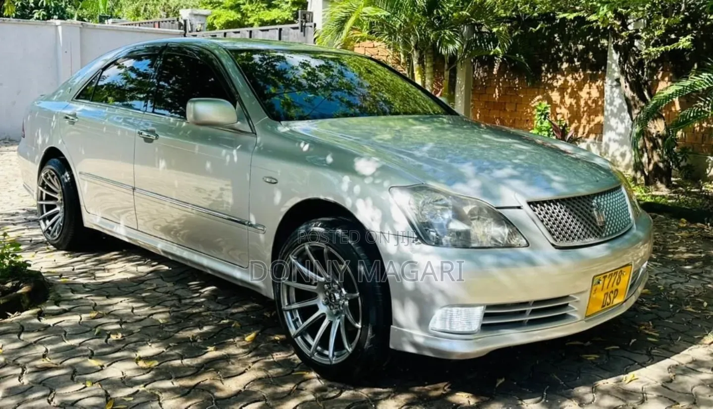 Toyota Crown 2006 Silver