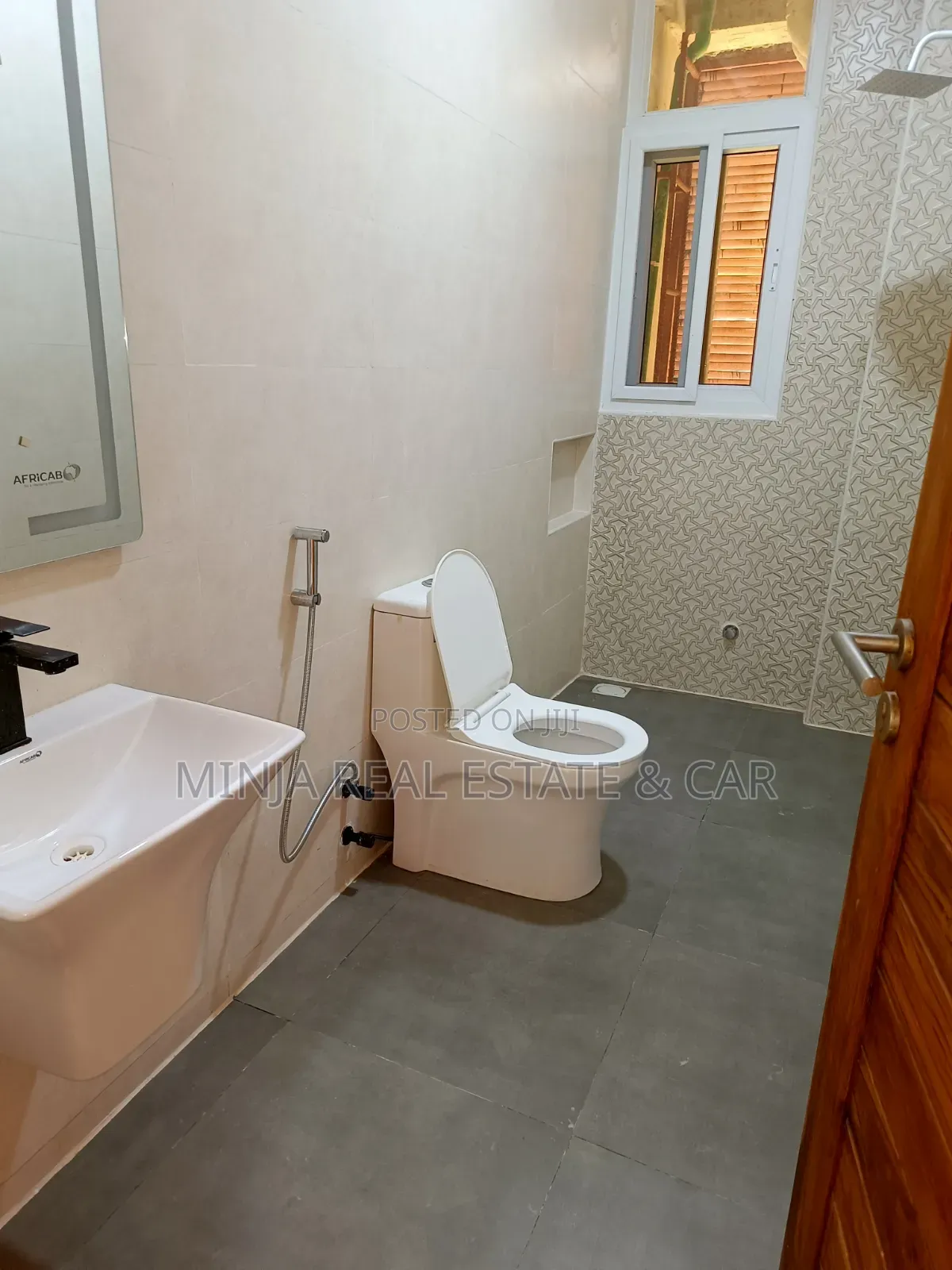 3bdrm Apartment in Upanga West for sale