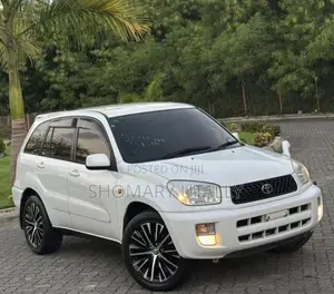 Toyota RAV4 Automatic 2003 White