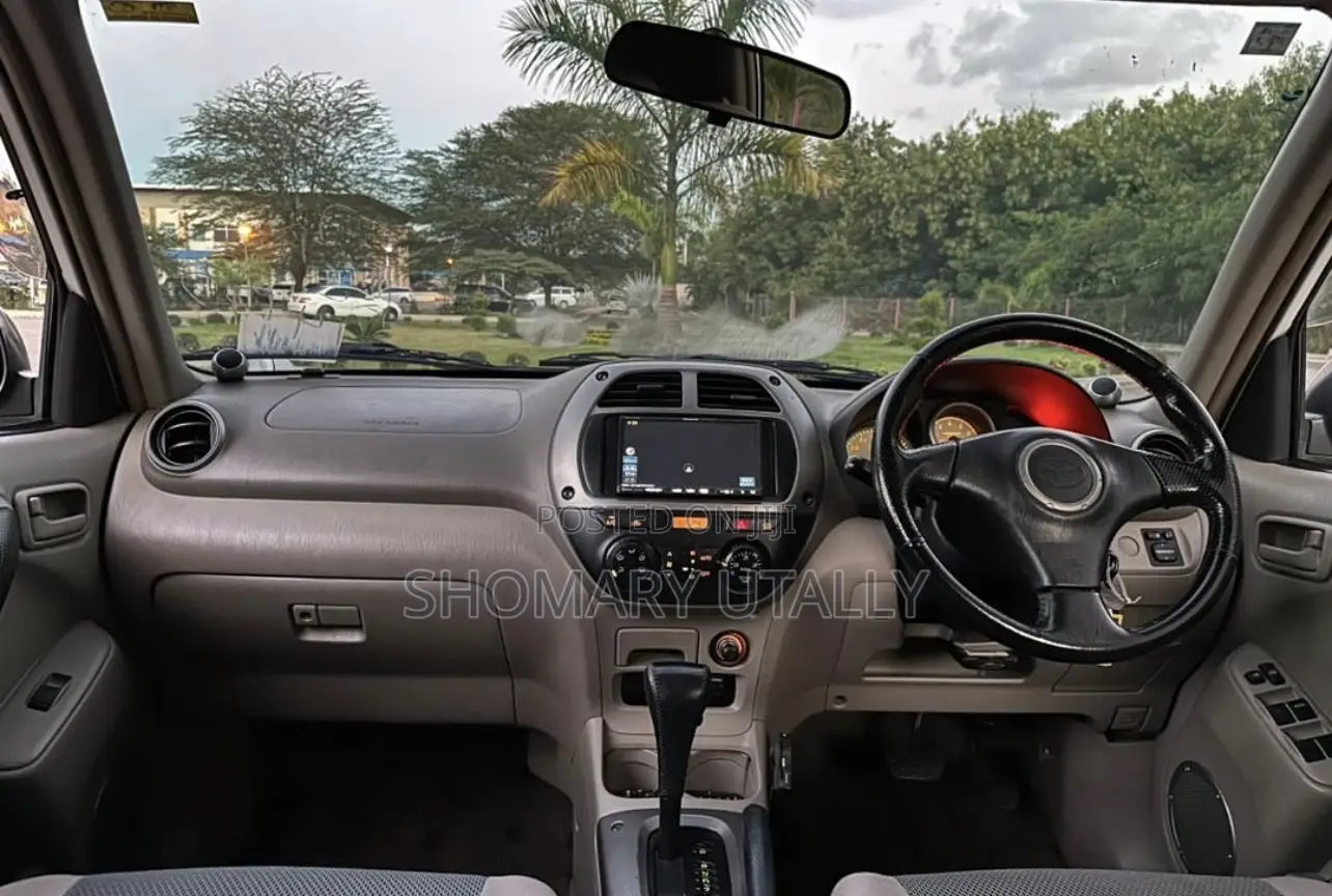 Toyota RAV4 Automatic 2003 White