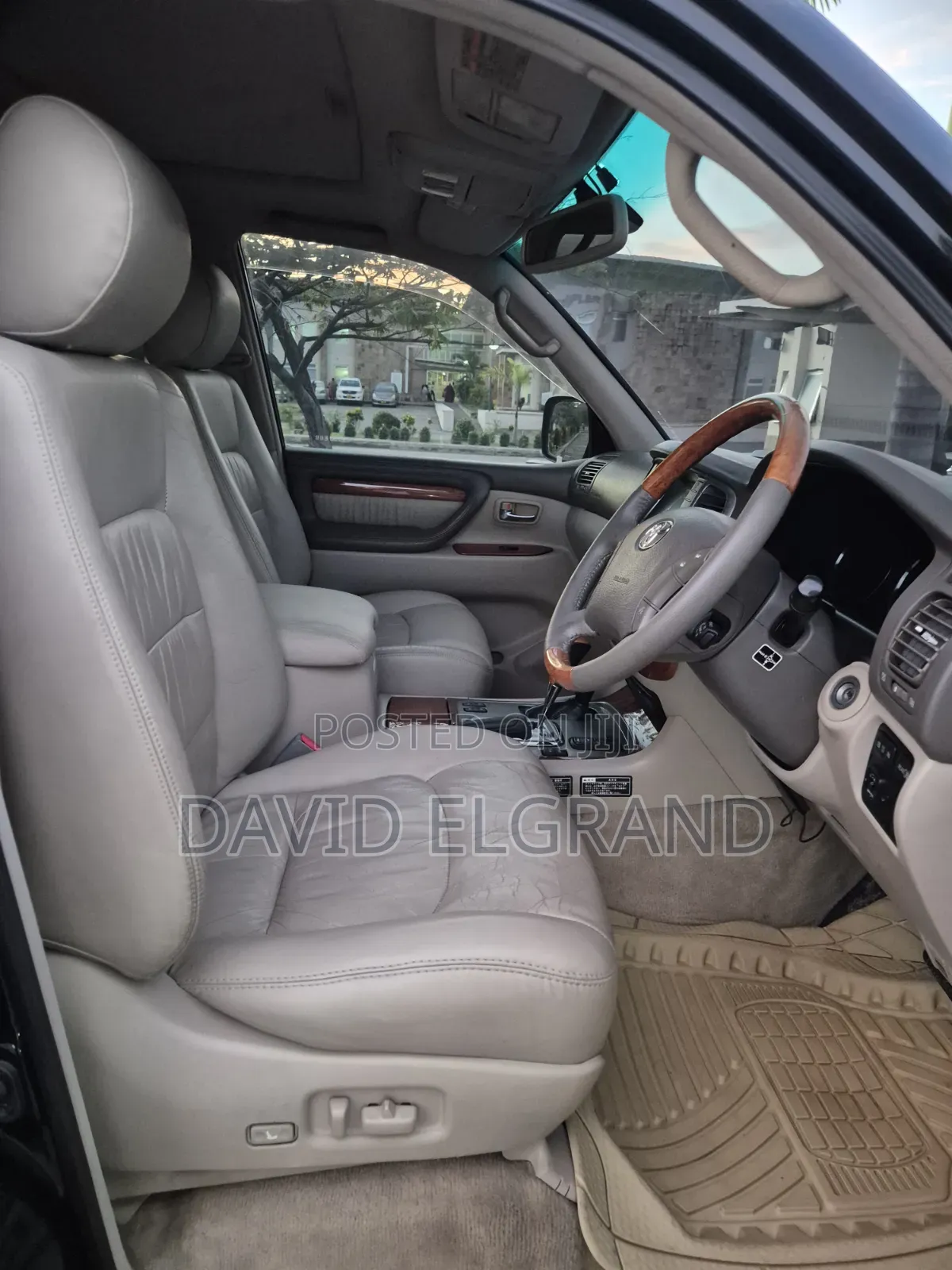 Toyota Land Cruiser 2004 Black