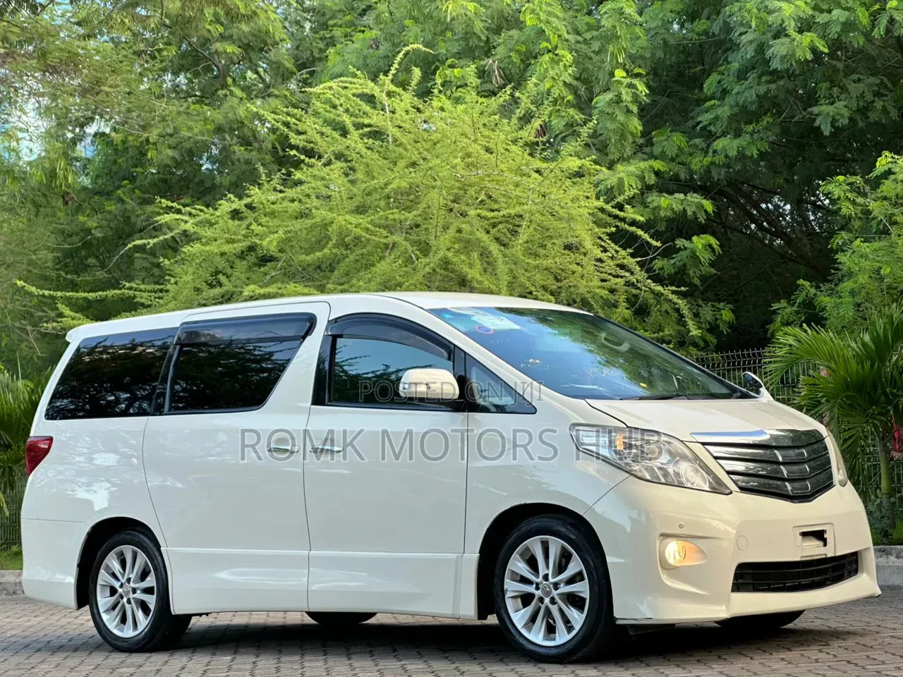 Toyota Alphard 2010 White