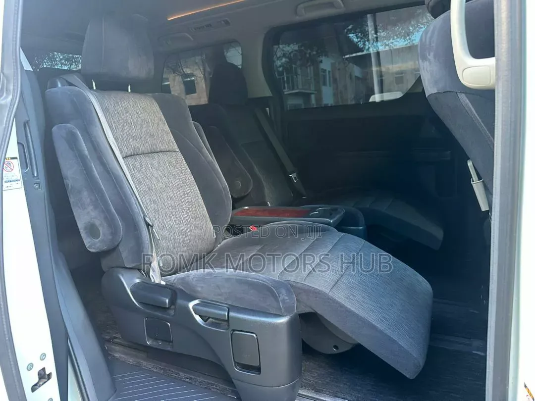 Toyota Alphard 2010 White