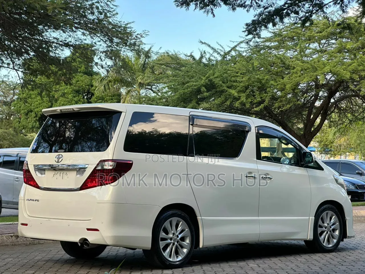 Toyota Alphard 2010 White