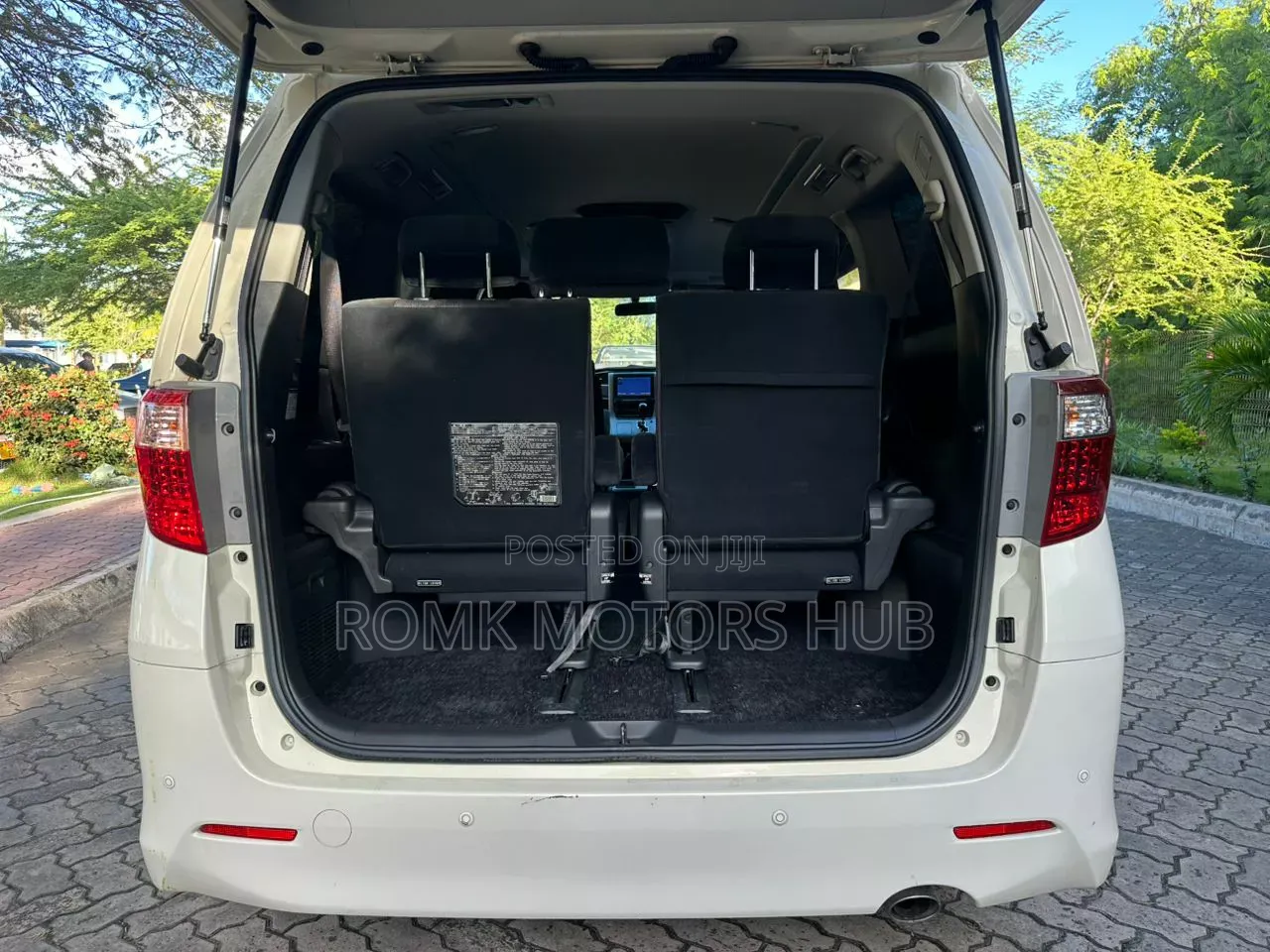 Toyota Alphard 2010 White
