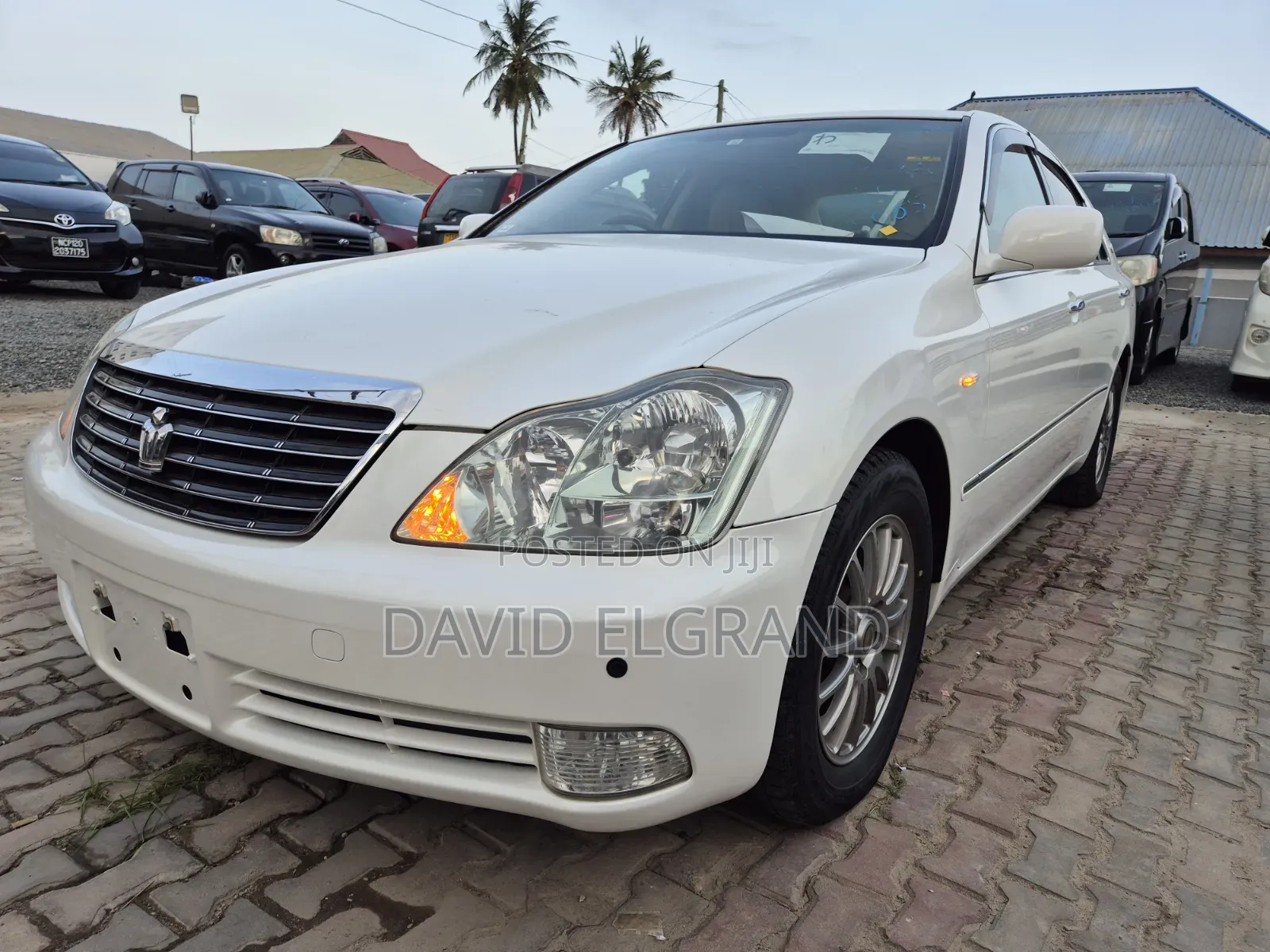 Toyota Crown 2004 White