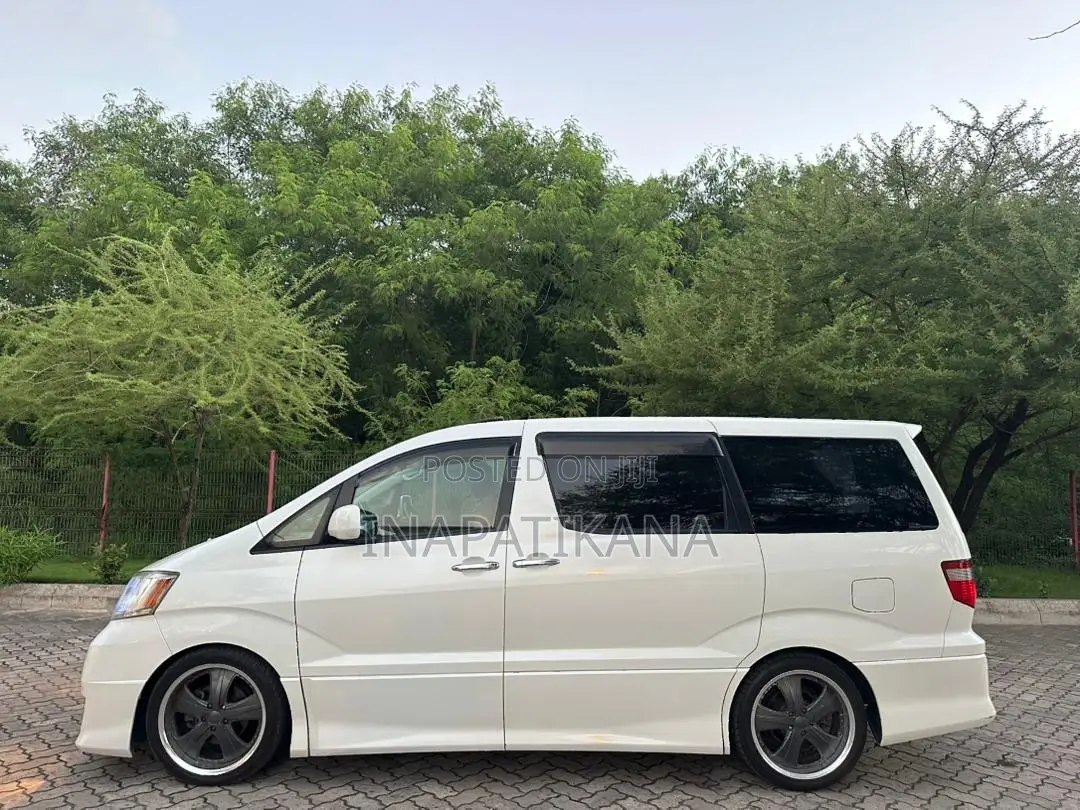 Toyota Alphard 2.4 Petrol AWD 2004 White