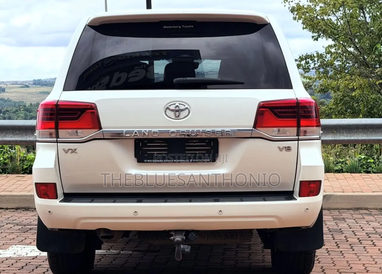 Toyota Land Cruiser 2018 White