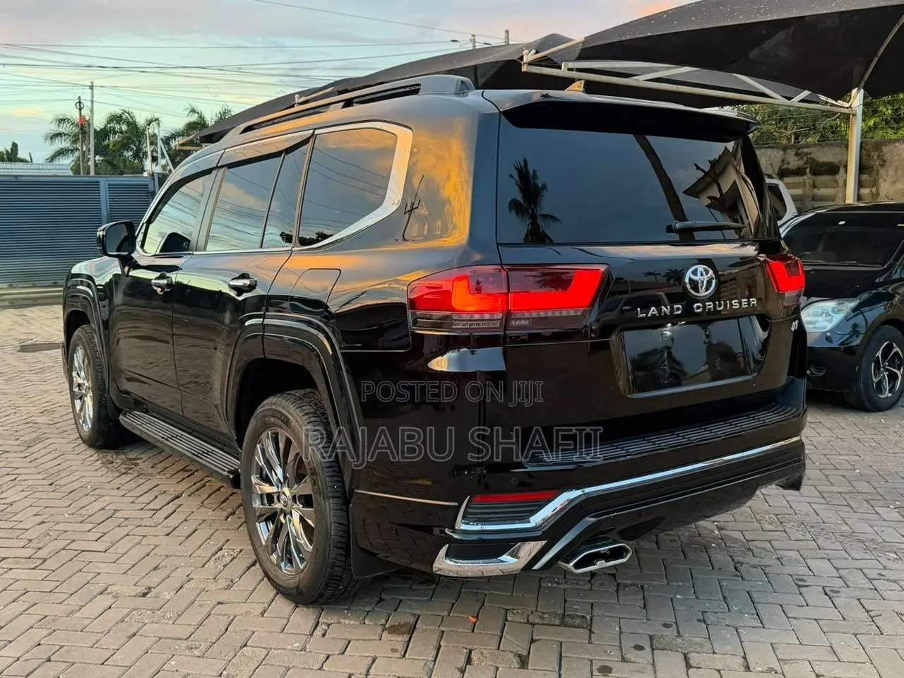 Toyota Land Cruiser LC300 2024 Black