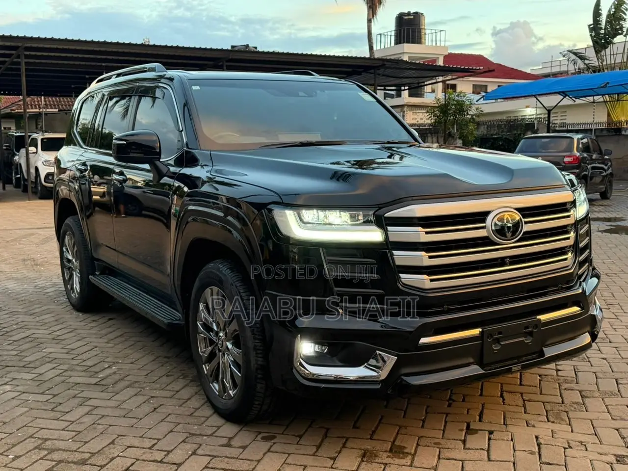 Toyota Land Cruiser LC300 2024 Black